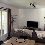 Mare E Muntagna Nyaraló *